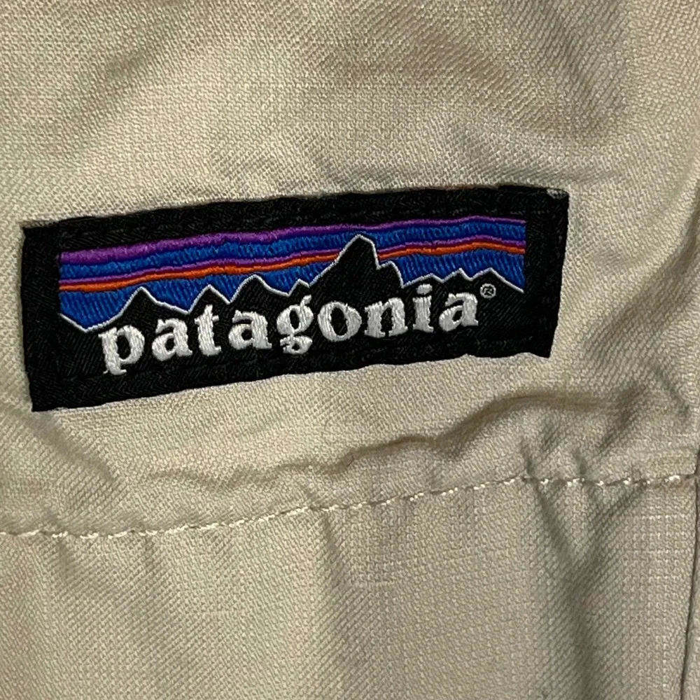 Patagonia Organic Cotton Hemp Blend Casual Khaki Shorts Womens Size 38‎